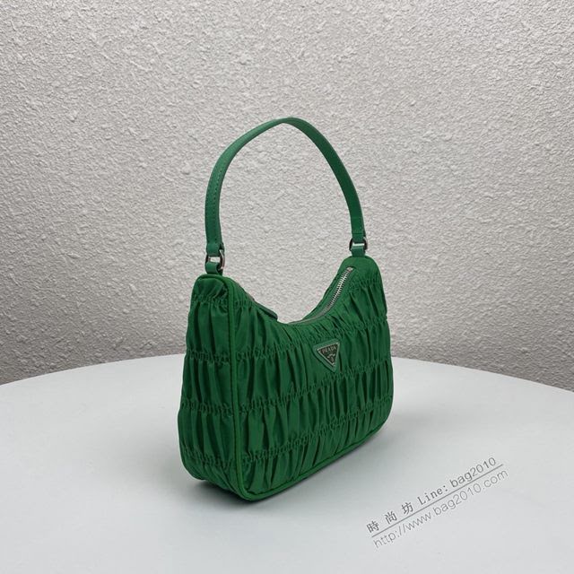 prada女包 普拉達2020專櫃最新款 1NE204 Prada nylon 皺褶Hobo手拎包 Prada復古風腋下包  pyd2300